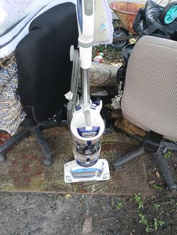 NICE SHARK PROFESSIONAL VACUUM 