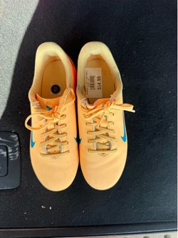 1Y Nike kids soccer shoes