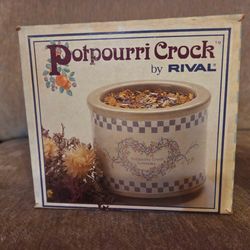 Vintage Potpourri Crock Pot Rival