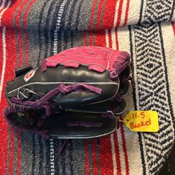 11.5 “ Soto Softball Glove 