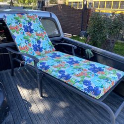 New Cushion Lounge Chaise  Pool Area Deck Chair  Floral