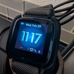 Fitbit Versa 2 & Accessories