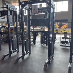 VESTA Fitness 2-in-1 Half Rack - Functional Trainer 