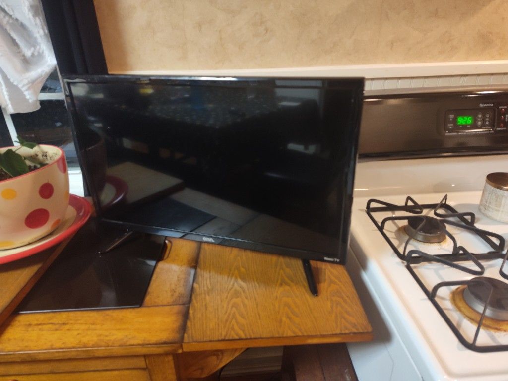 32 Inch Onn.Roku TV