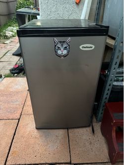 Mini fridge