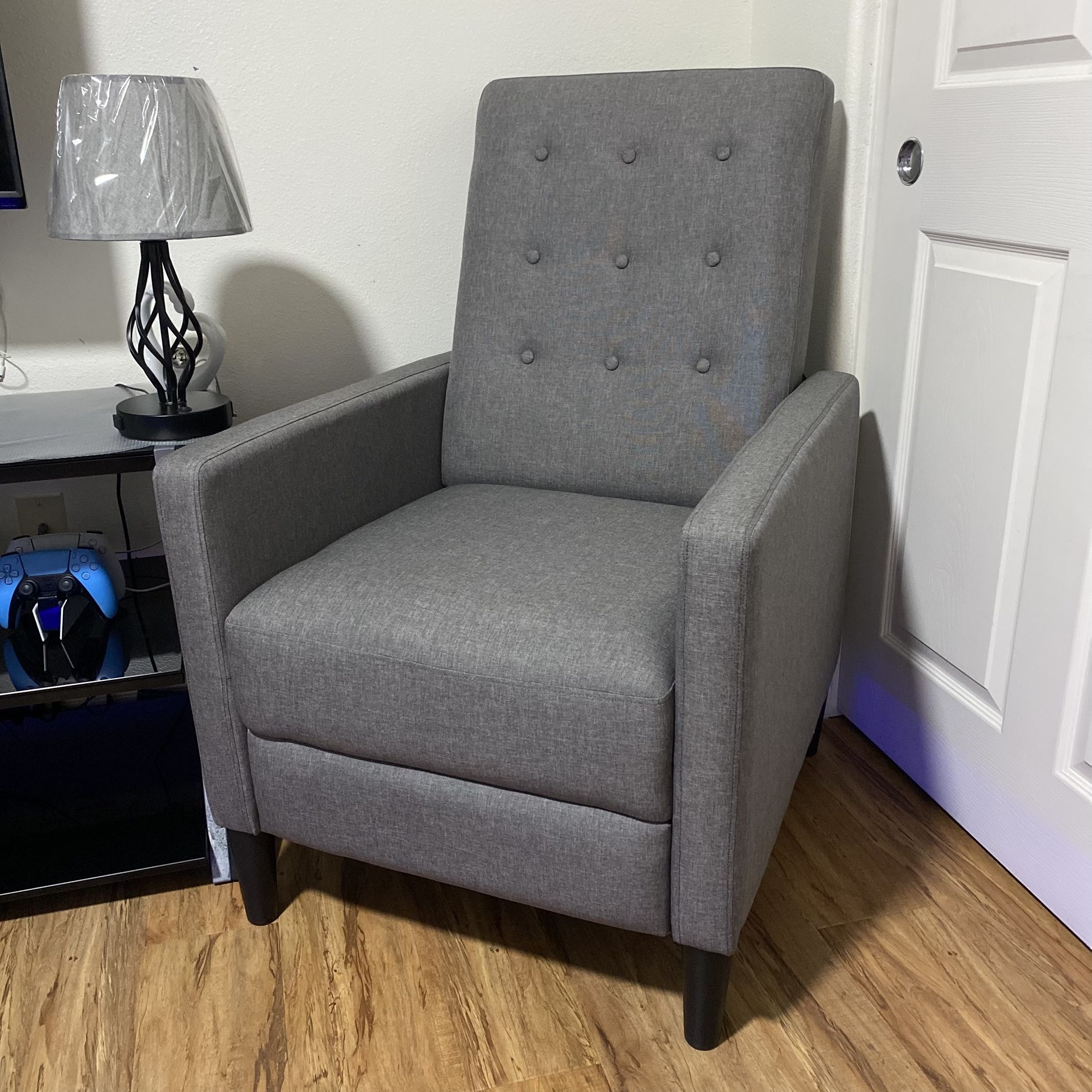 Single Sofa With Recliner With Lamp