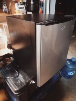 Whirlpool mini fridge