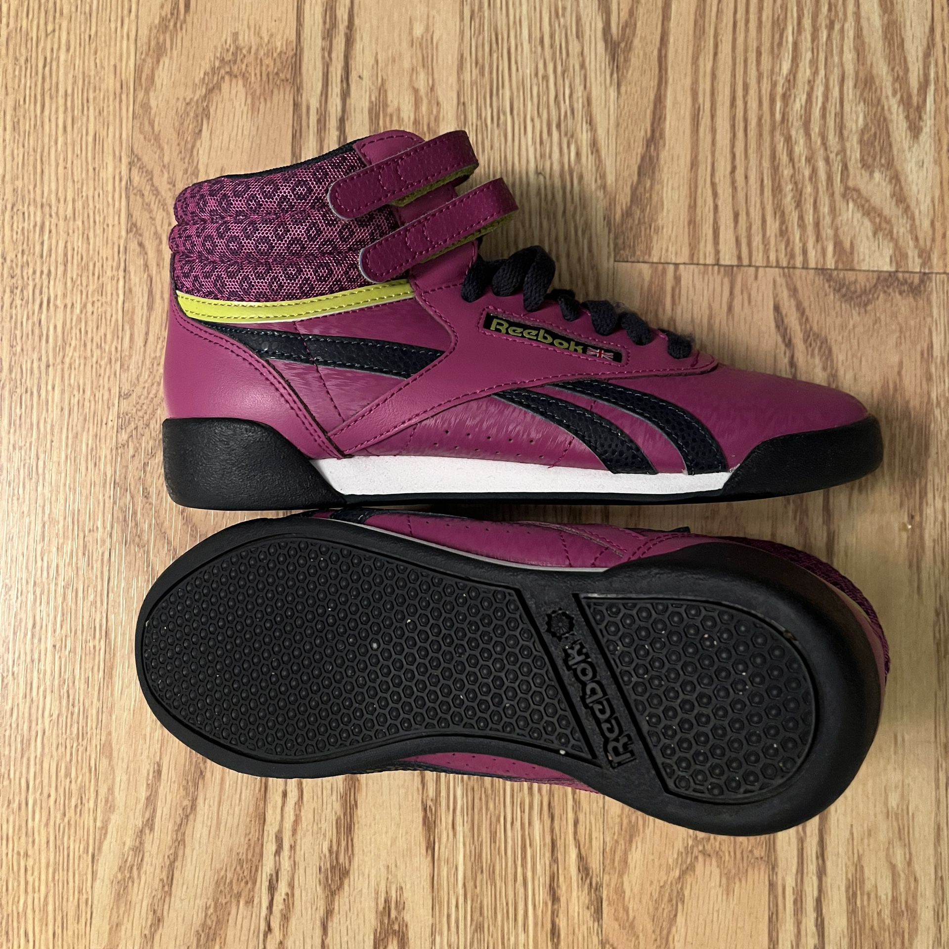 Size 6.5 Women’s Purple Reebok Shoes