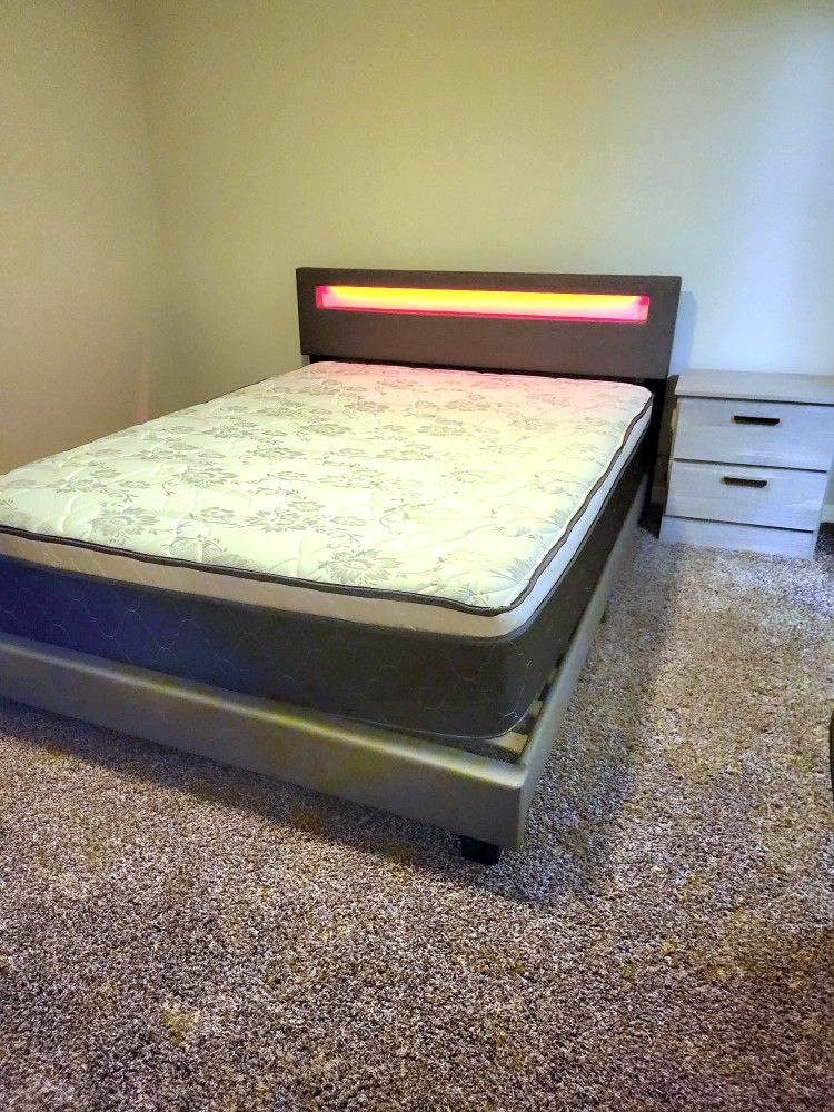 NEW QUEEN PILLOWTOP SET MATTRESS AND BOX SPRING 2PCS