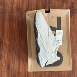 Yeezy Boost 700