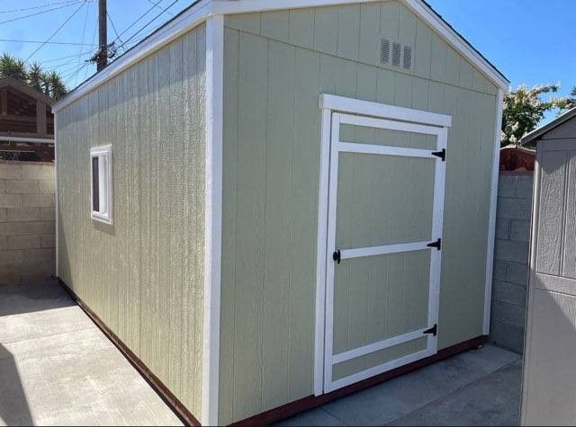 Shed 10x12x10H
