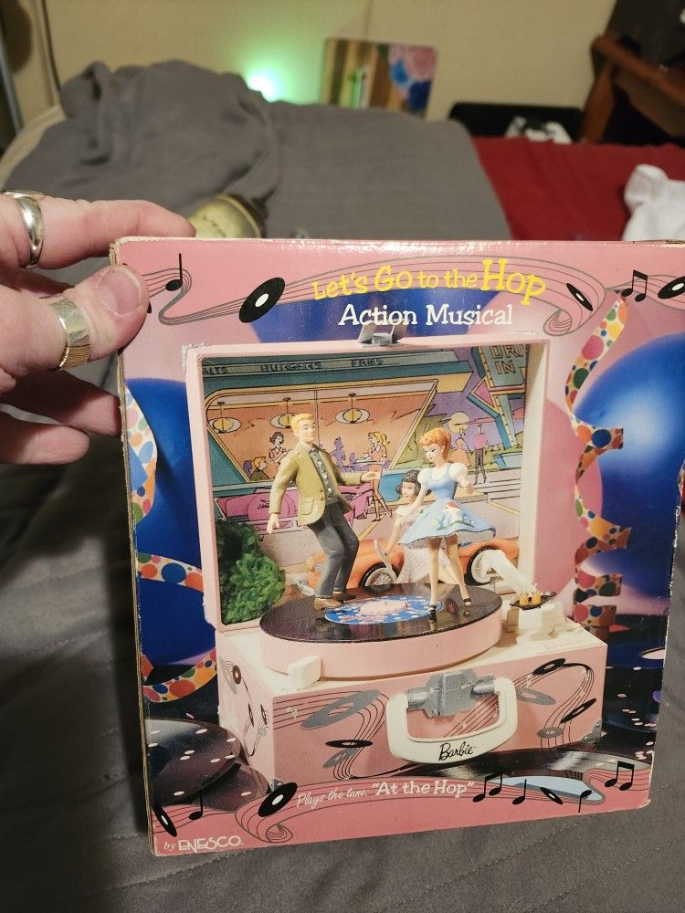 BARBIE ACTION MUSIC BOX