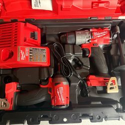 Milwaukee m18 combo kit + batteries