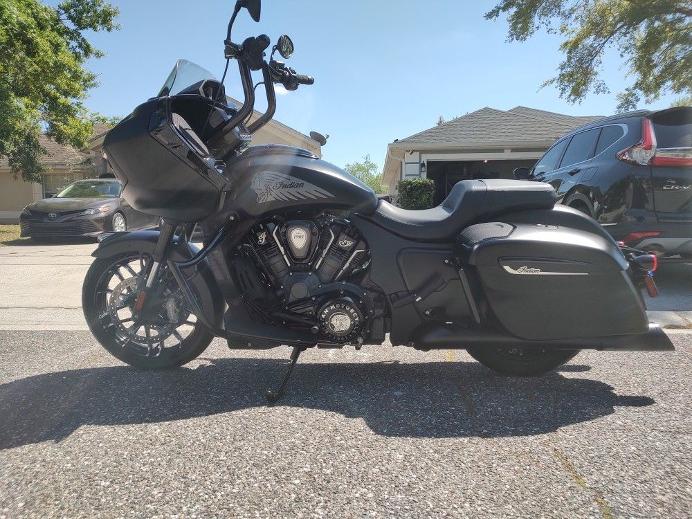 2024 Indian Challenger Darkhorse