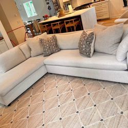 West E Marin Marin 2-piece Bumper Chaise Sectional 114”