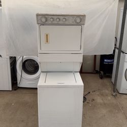 Whirlpool Washer And Gas Dryer 