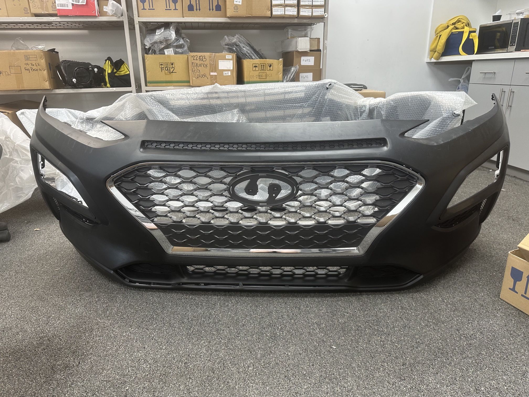2018 2019 2020 Hyundai Kona Complete Front Bumper Assembly With Grilles And Side Indicators