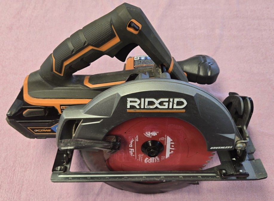 Ridgid R8653 Circular Saw With Battery