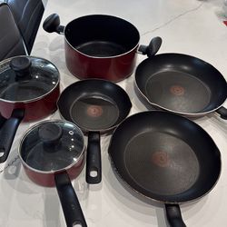 Cookware/ pots/ pans/ lids