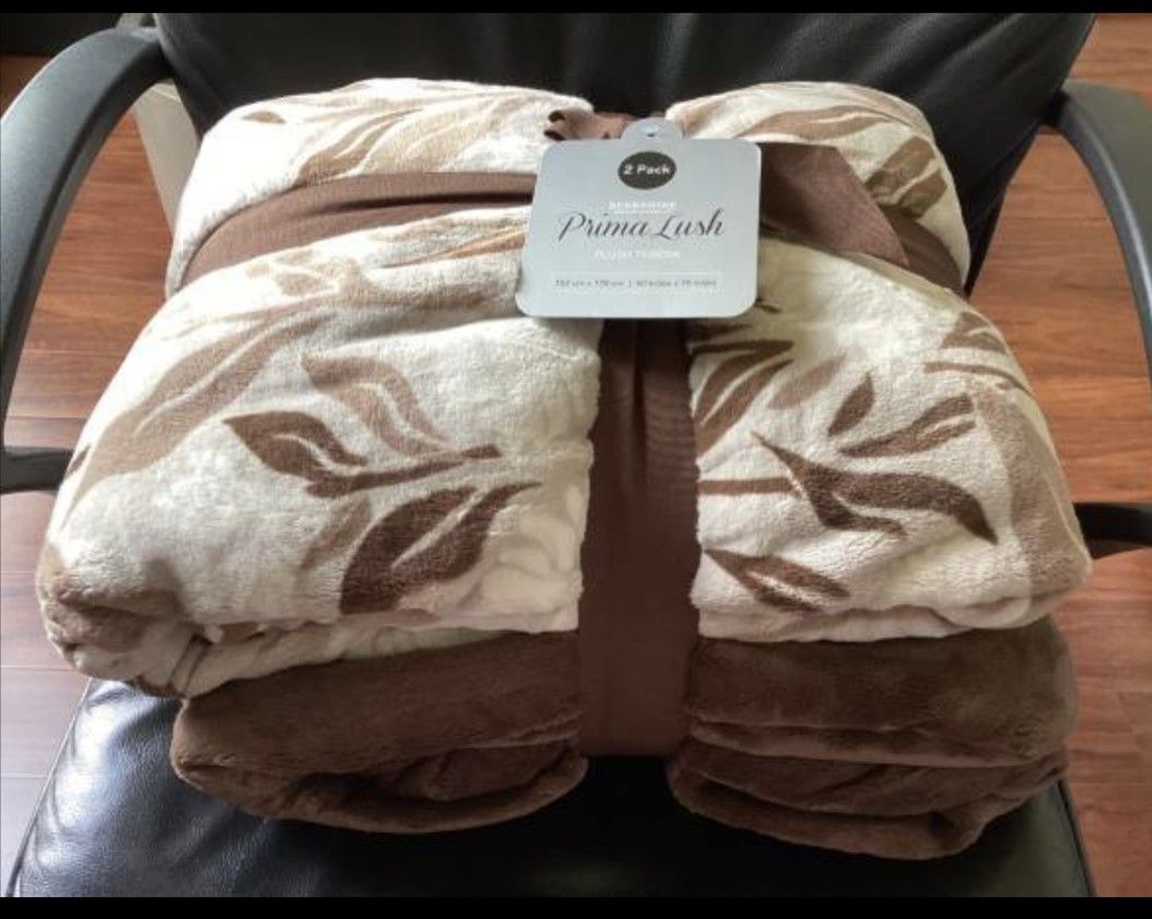 Berkshire Plush Throw-2 Pack (60 x 70 in)