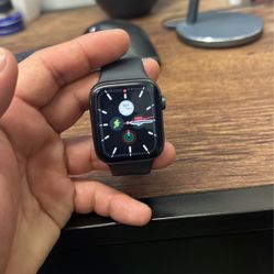 Apple Watch Series 5 44mm 