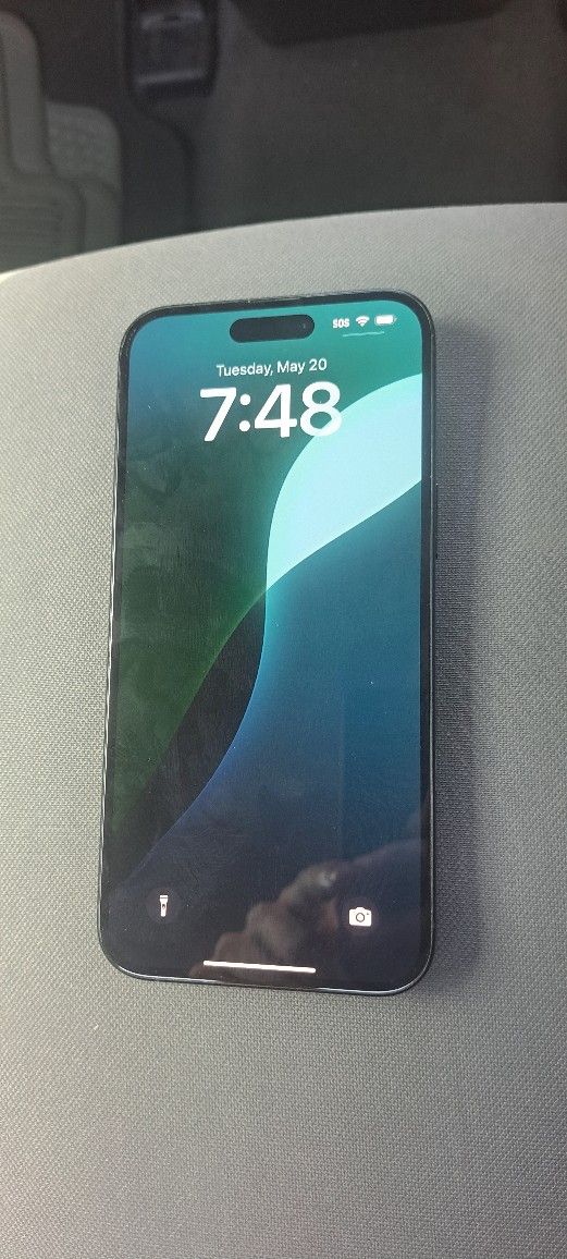 iPhone 16 Plus Locked