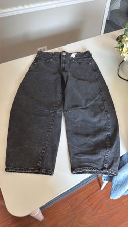 Gap jeans sz small. 8/29