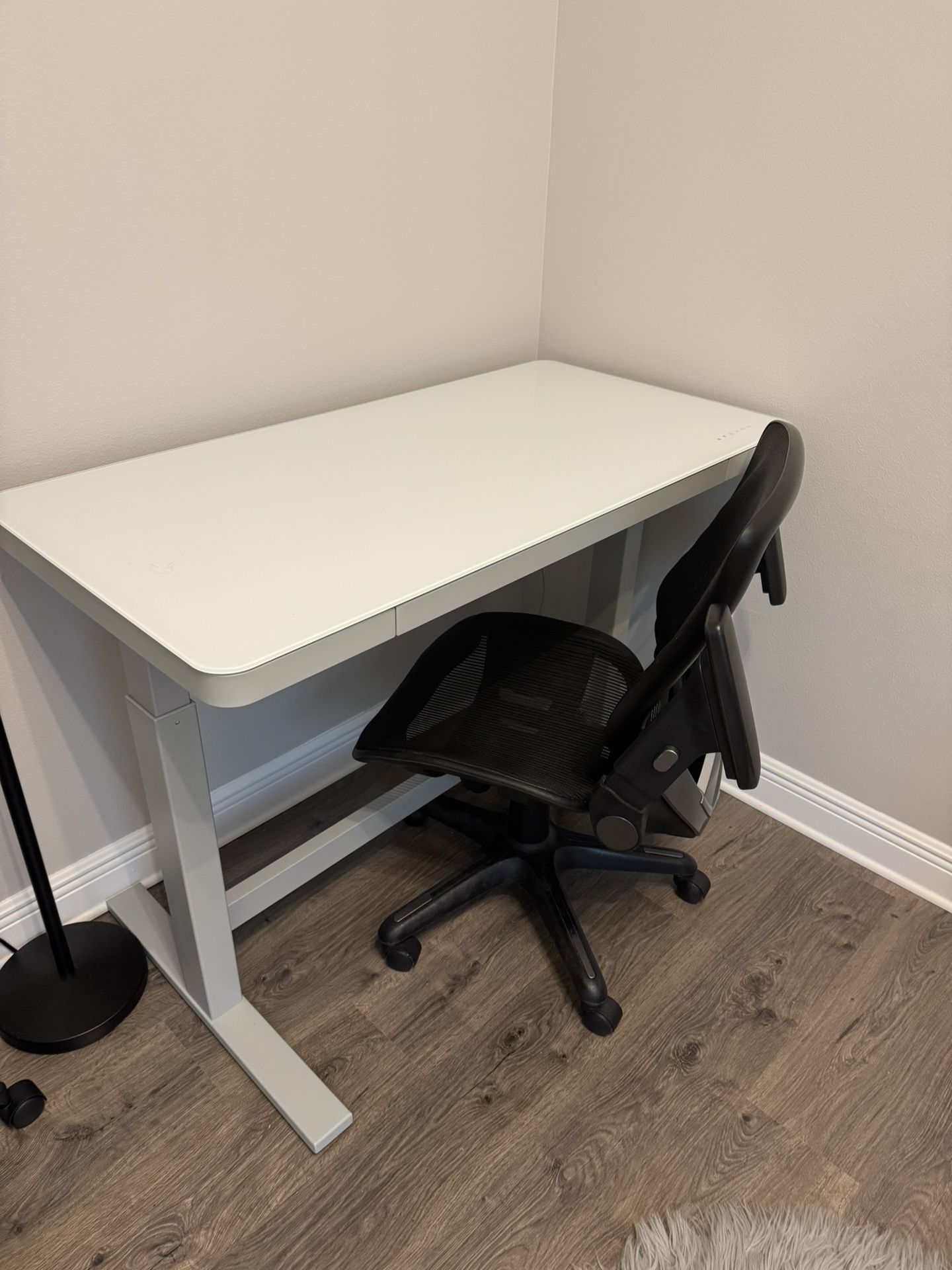 Adjustable Desk Dry/Erase Glass Top & Office Chair