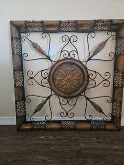 Beautiful huge Metal décor.