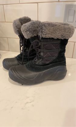 Columbia women snow boots size 6