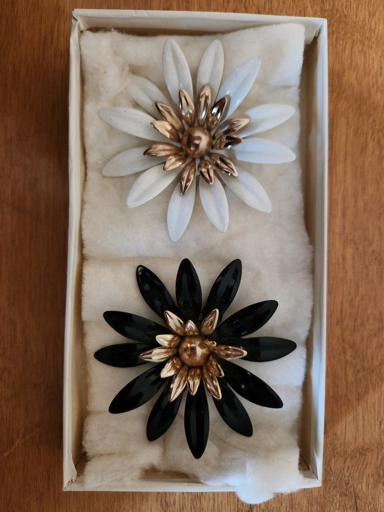 "Fashion Petals" Brooches