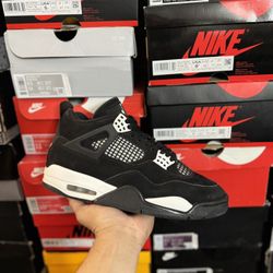 Jordan White Thunder 4s size 8.5 USED