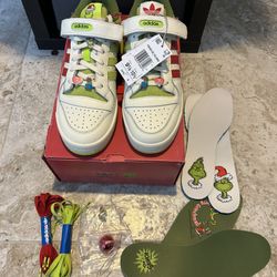 Men’s Size 9.5 Grinch Shoes 