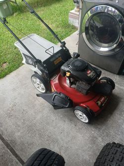 Toro Self  Propelled Lawnmower 6.75hp. Like New!