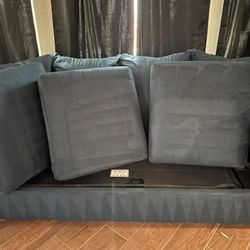 3 seat sofa w/ pull out bed