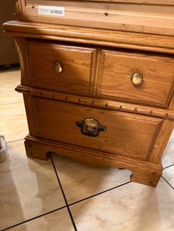 4-Piece Oak Bedroom Set