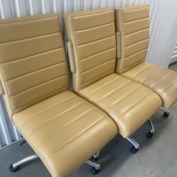 Desk Chair 25 Each 