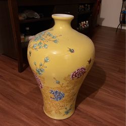 Brand New Chinese Vase