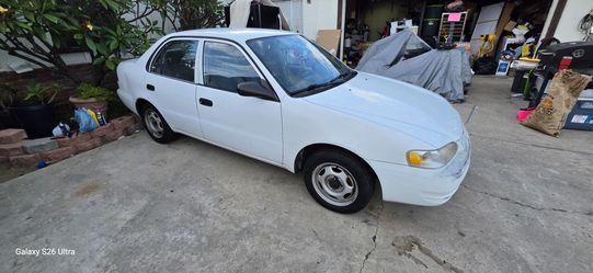 2000 Toyota Corolla