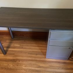 Elfa Desk