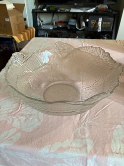 13” diameter, 5” deep large Clear Glass Leaf Design Serving Bowl barley used