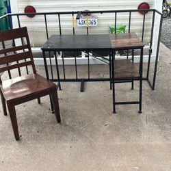 FREE DESK WITH CHAIR 🪑 2791 Chalar St 92123