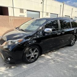 2012 Toyota Sienna