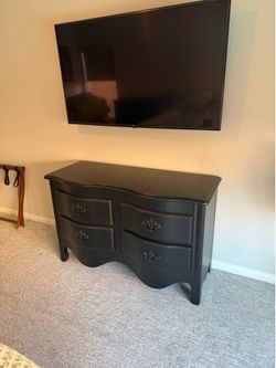 $150 2 matching Dressers!