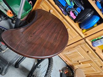 MOBILE/ROLLING ADJUSTABLE LAPTOP WORKSTATION