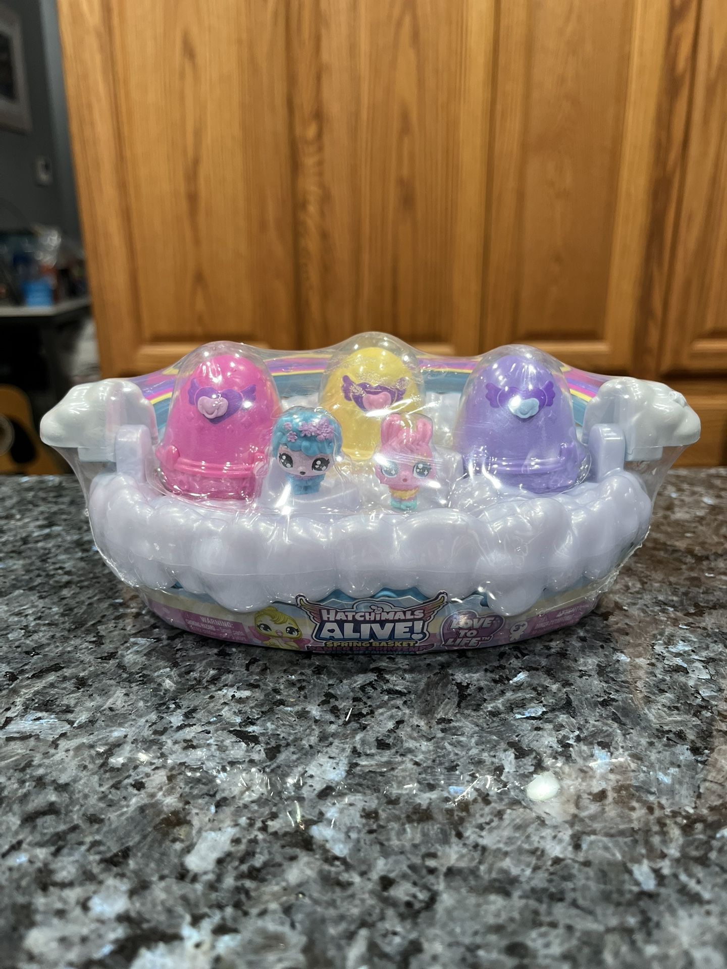 Hatchimals Alive! Spring Basket. Brand New Factory Sealed