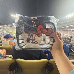Hello Kitty Dodgers Give Away 