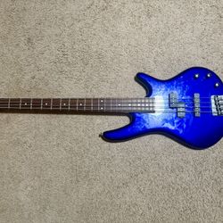 Ibanez Gio GSRM20 miKro + Vox amPlug Bass + Cable