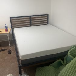 Queen Sized Bed Mattress/bed Frame 
