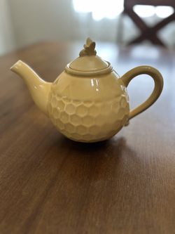 Boston International Bee Teapot